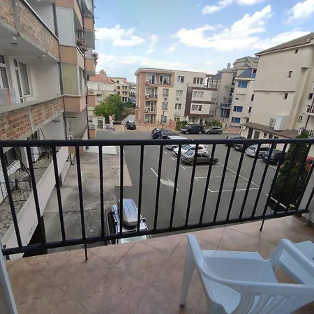 Appartement фамилия 100м от морето в *