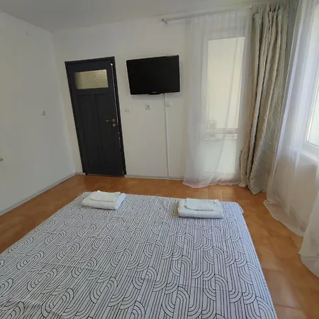 Apartament фамилия 100м от морето в Rawda