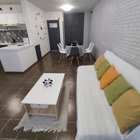 фамилия 100м от морето в Daire