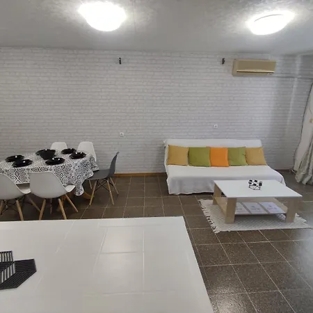 아파트 фамилия 100м от морето в 라브다