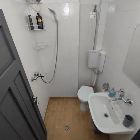 фамилия 100м от морето в * 라브다