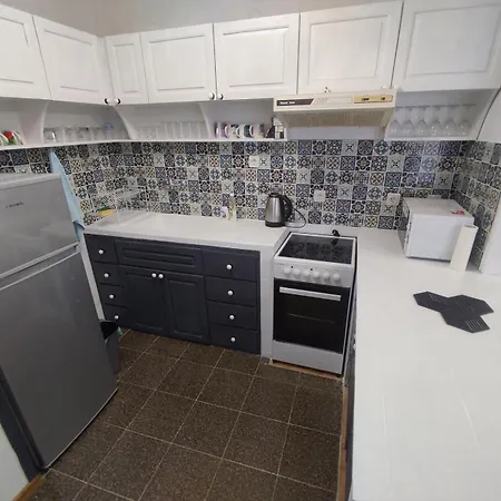 фамилия 100м от морето в 아파트 *