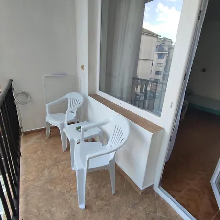 фамилия 100м от морето в 아파트 *