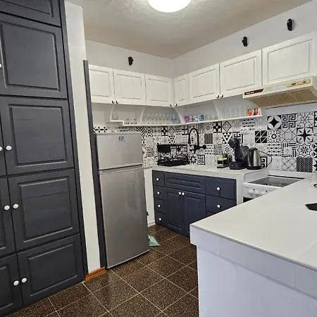 Apartmán фамилия 100м от морето в *