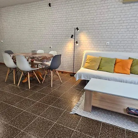 Appartement фамилия 100м от морето в Ravda