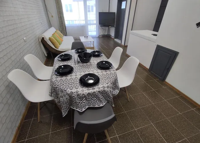 Apartamento фамилия 100м от морето в *