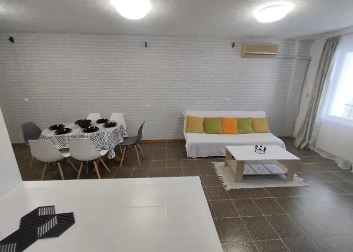 Apartamento фамилия 100м от морето в Ravda