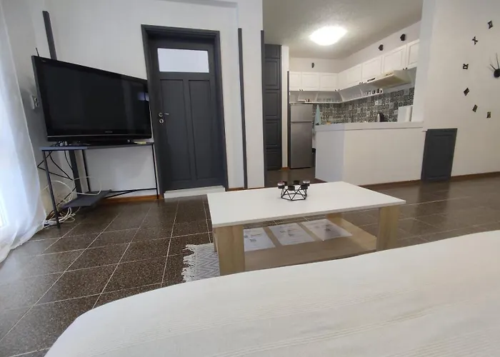 Apartamento фамилия 100м от морето в *